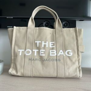 The tote bag medium size